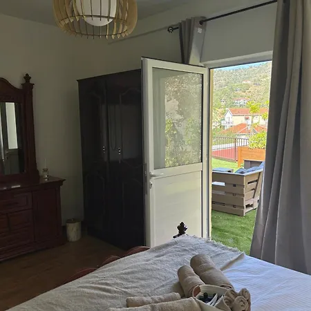 Le Avra Montis Galáta